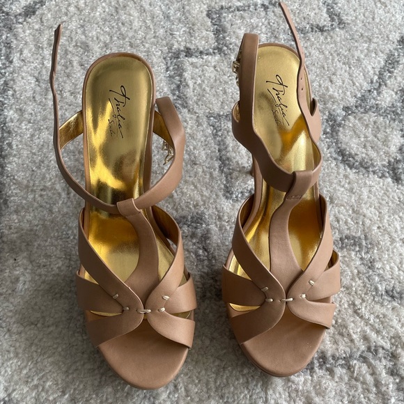 Thalia Sodi Beige/Nude Heels -Size 10 - Picture 4 of 6